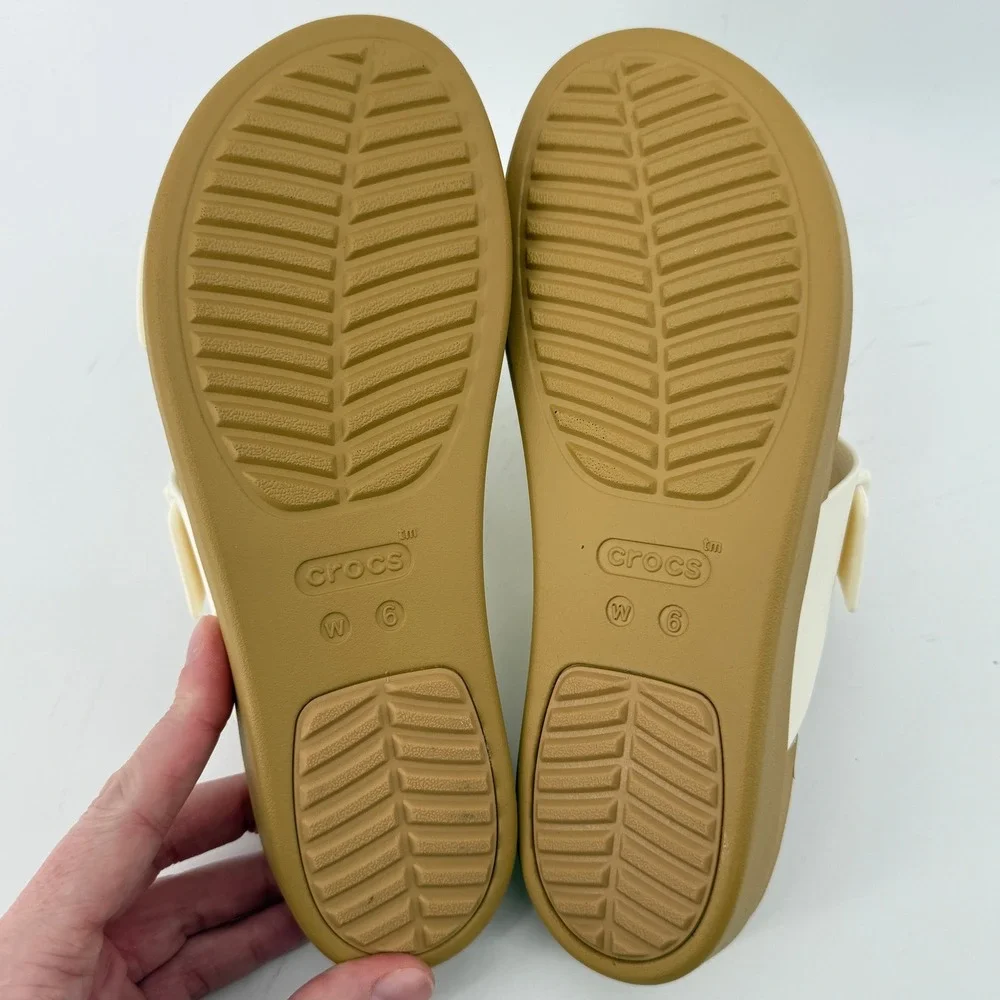 Crocs Brooklyn Buckle Low Wedge Sandal White Tan Women 6 Slip On Flip Flop New